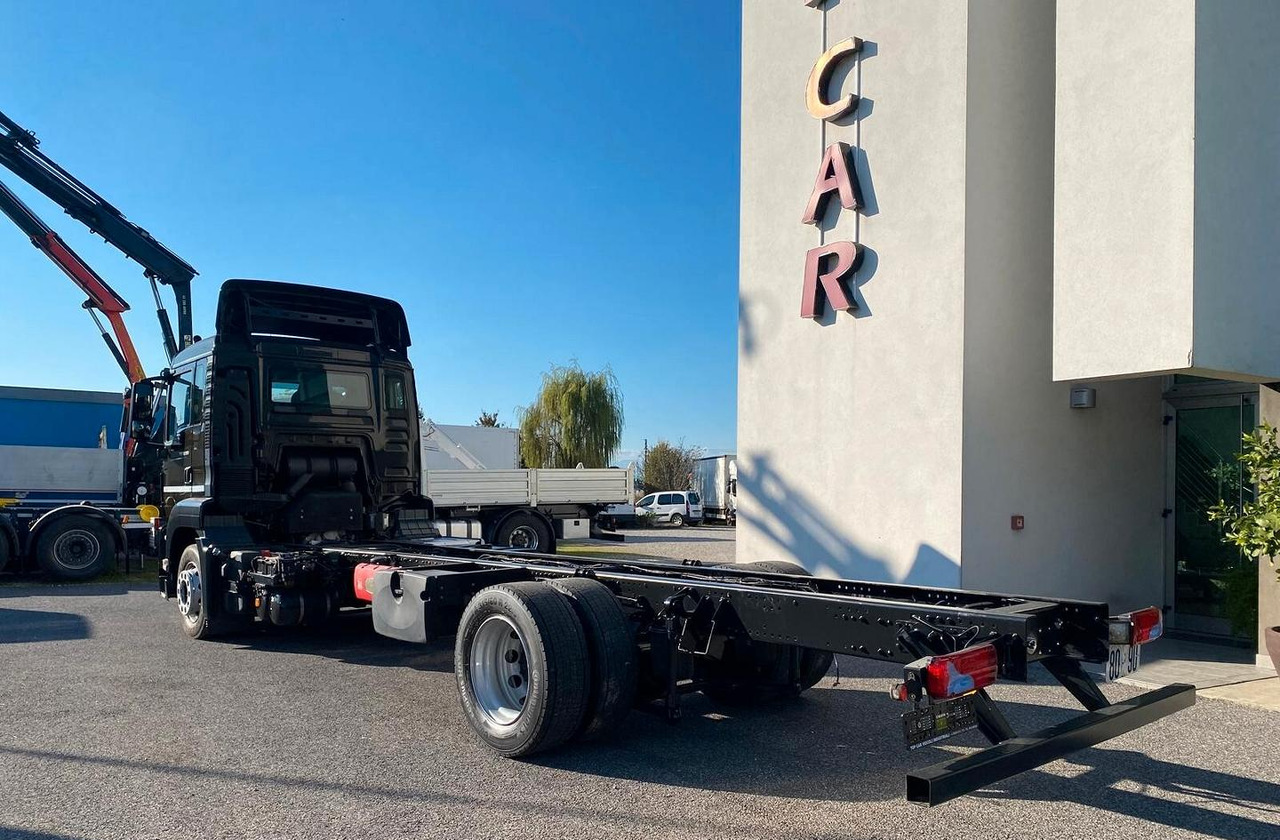 MAN TGS 16.360 MOTRICE 2 ASSI TELAIO 2019 - Šasija kravas automašīna: foto 5 MAN TGS 16.360 MOTRICE 2 ASSI TELAIO 2019 - Šasija kravas automašīna: foto 5