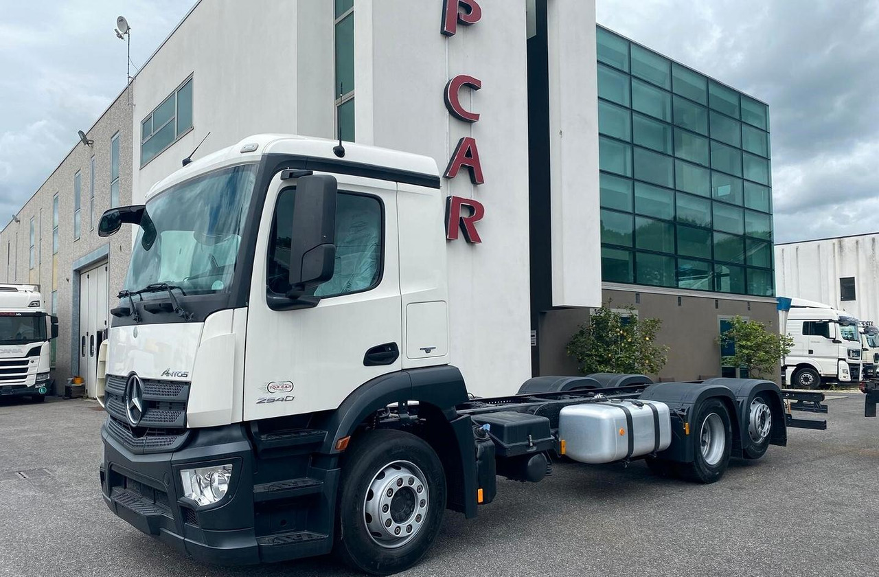 MERCEDES ANTOS 25.40 MOTRICE 3 ASSI TELAIO - Šasija kravas automašīna: foto 1 MERCEDES ANTOS 25.40 MOTRICE 3 ASSI TELAIO - Šasija kravas automašīna: foto 1