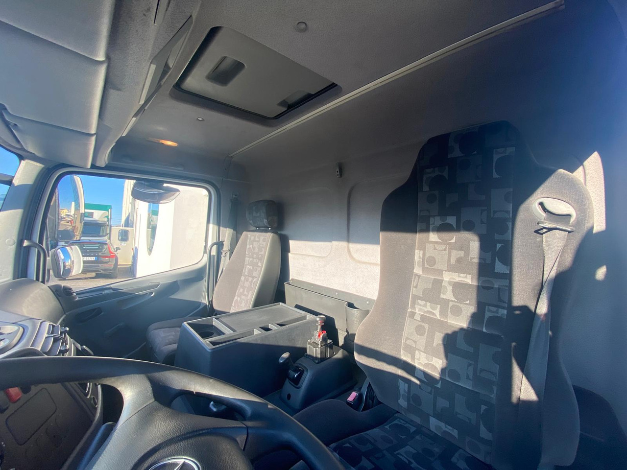 Kravas automašīna pašizgāzējs MERCEDES-BENZ 816 ATEGO: foto 11