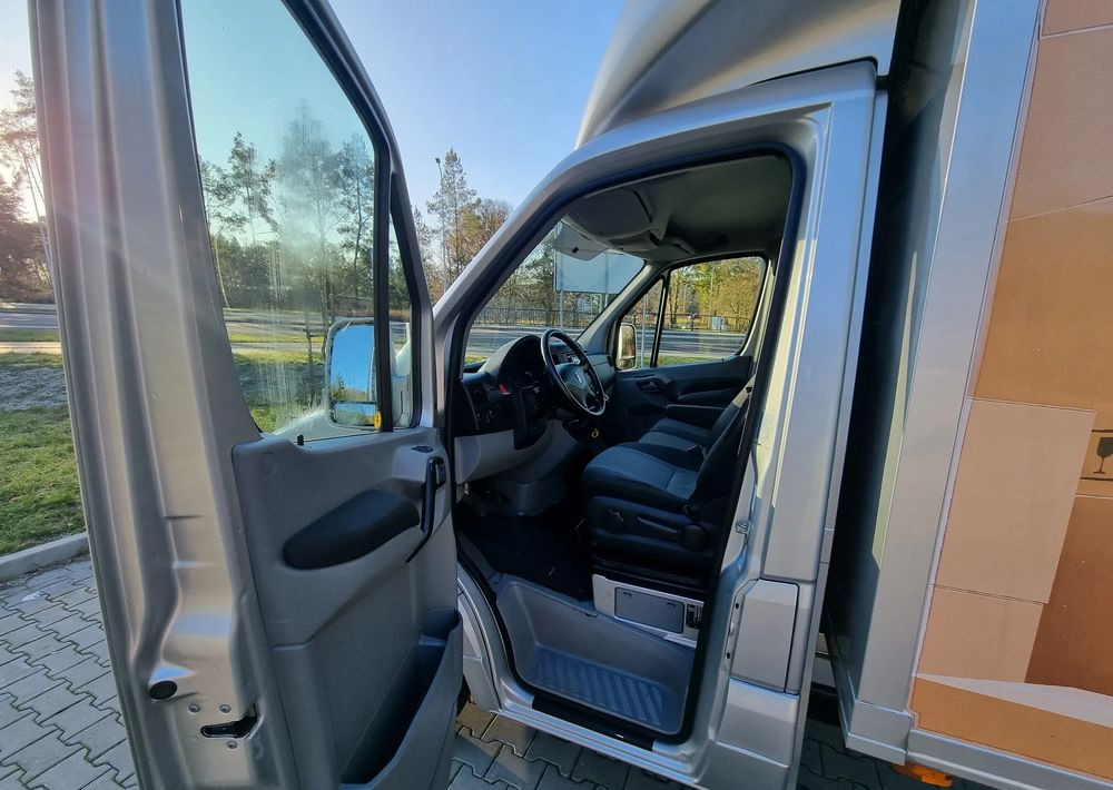 Furgons ar slēgtā virsbūve Volkswagen Crafter: foto 11