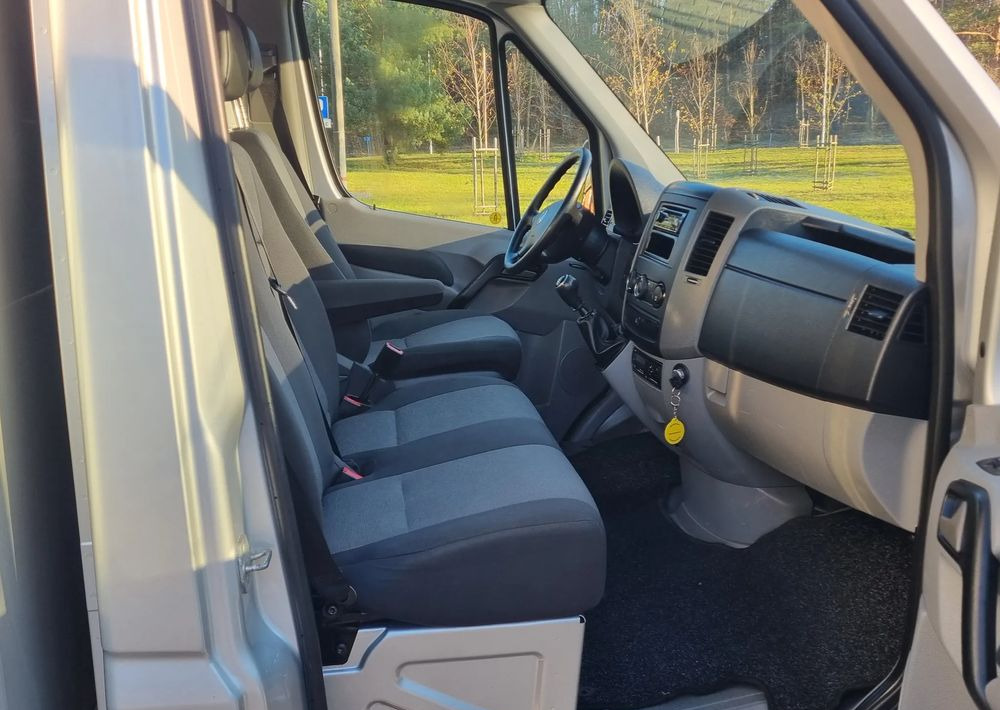 Furgons ar slēgtā virsbūve Volkswagen Crafter: foto 15