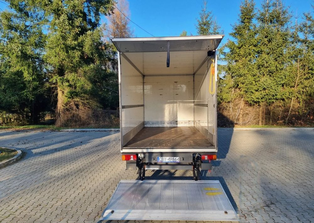 Furgons ar slēgtā virsbūve Volkswagen Crafter: foto 8