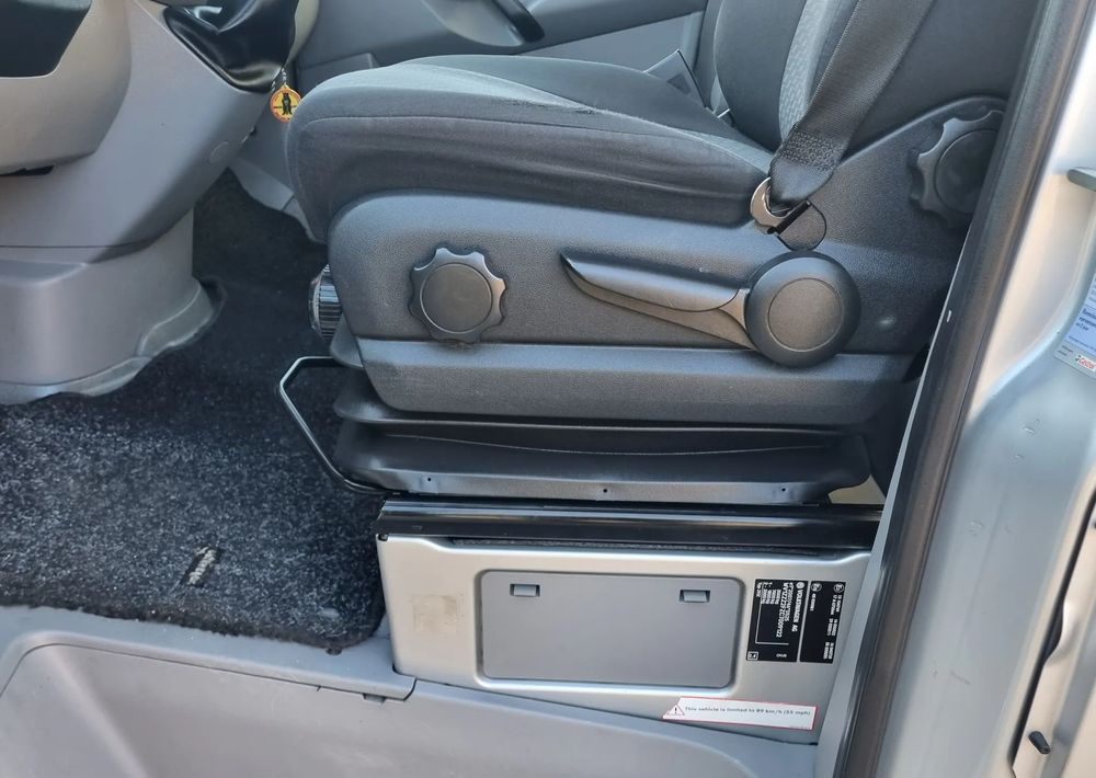 Furgons ar slēgtā virsbūve Volkswagen Crafter: foto 12