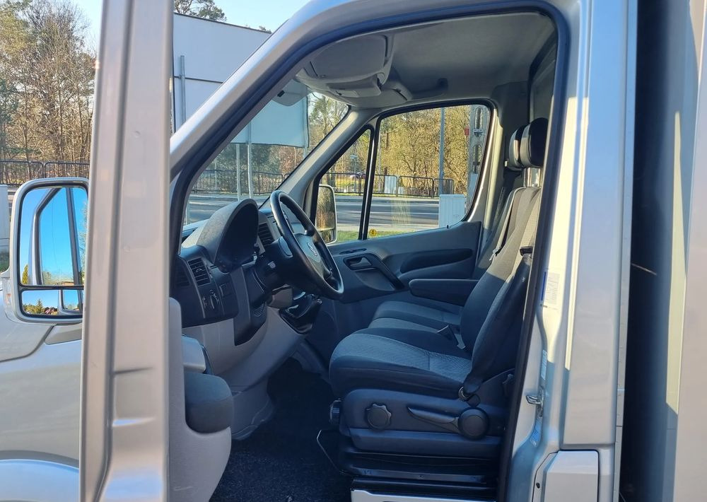 Furgons ar slēgtā virsbūve Volkswagen Crafter: foto 14