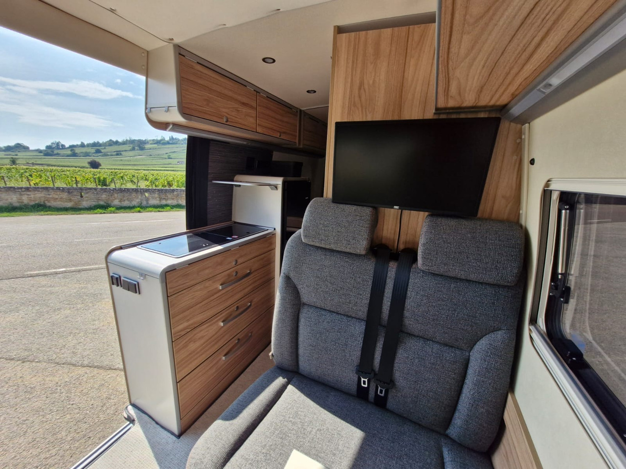 MERCEDES-BENZ Sprinter 4x4 HYMER Grand Canyon S - Auto kemperis: foto 4 MERCEDES-BENZ Sprinter 4x4 HYMER Grand Canyon S - Auto kemperis: foto 4