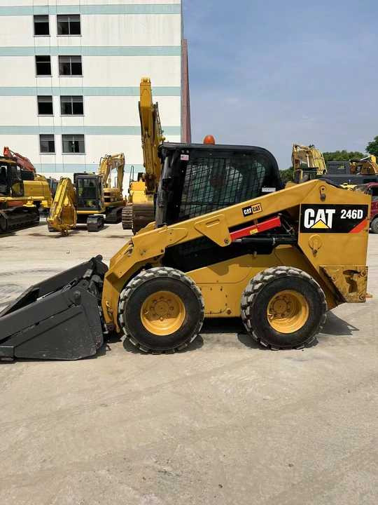 90% New Front Loader Tractor CAT 246D Skid Steer Loader / Used Cat 226B 246C 246d Mini Skid Steer Loader in Stock - Kompaktiekrāvējs: foto 2 90% New Front Loader Tractor CAT 246D Skid Steer Loader / Used Cat 226B 246C 246d Mini Skid Steer Loader in Stock - Kompaktiekrāvējs: foto 2
