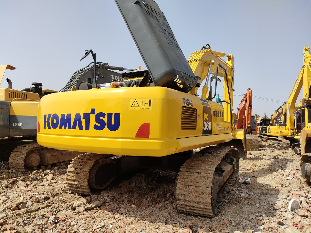 KOMATSU Good Condition Used Komatsu360 Komastu Pc360 Excavator Machine for Cheap Price Hot Sale in China - Celtniecības tehnika: foto 1 KOMATSU Good Condition Used Komatsu360 Komastu Pc360 Excavator Machine for Cheap Price Hot Sale in China - Celtniecības tehnika: foto 1