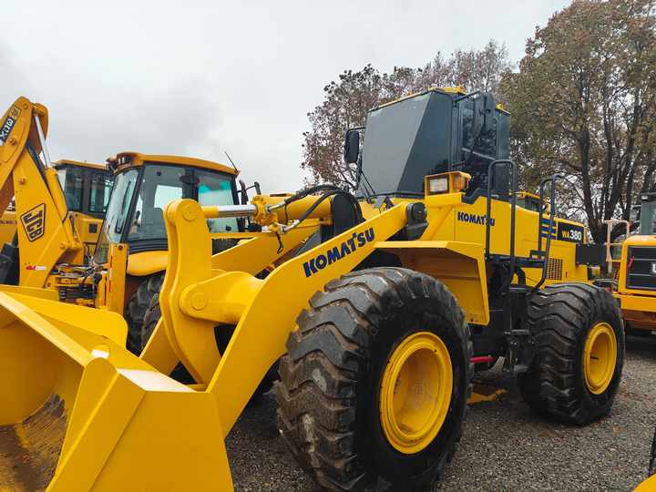 Certified Pre-Owned Komatsu WA380-3 | Heavy-Duty Loader for Mining/ Construction - Price Negotiable! - Riteņu iekrāvējs: foto 3 Certified Pre-Owned Komatsu WA380-3 | Heavy-Duty Loader for Mining/ Construction - Price Negotiable! - Riteņu iekrāvējs: foto 3