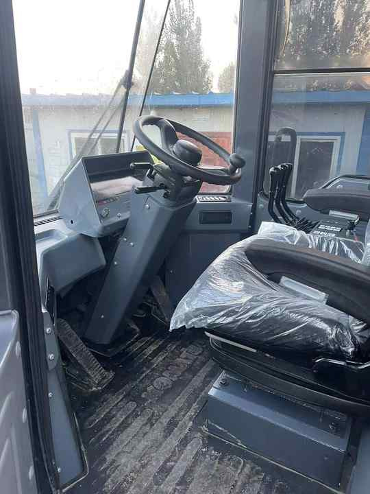 Certified Pre-Owned Komatsu WA380-3 | Heavy-Duty Loader for Mining/ Construction - Price Negotiable! - Riteņu iekrāvējs: foto 2 Certified Pre-Owned Komatsu WA380-3 | Heavy-Duty Loader for Mining/ Construction - Price Negotiable! - Riteņu iekrāvējs: foto 2