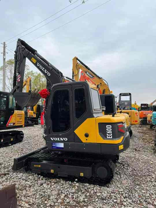 China Brand Used Volvo EC60D Mini Excavator 6ton Crawler Earth Digger Machine for Sale - Mini-ekskavators: foto 3 China Brand Used Volvo EC60D Mini Excavator 6ton Crawler Earth Digger Machine for Sale - Mini-ekskavators: foto 3