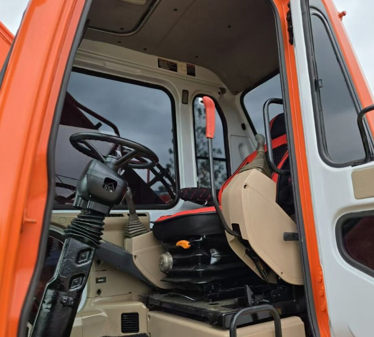 DOOSAN Good Condition Original Doosan DH150w-7 Wheel Excavator 15 Tons Used Doosan Dh150w-7 Excavator Used Wheel Excavator for Sale - Riteņu ekskavators: foto 3 DOOSAN Good Condition Original Doosan DH150w-7 Wheel Excavator 15 Tons Used Doosan Dh150w-7 Excavator Used Wheel Excavator for Sale - Riteņu ekskavators: foto 3