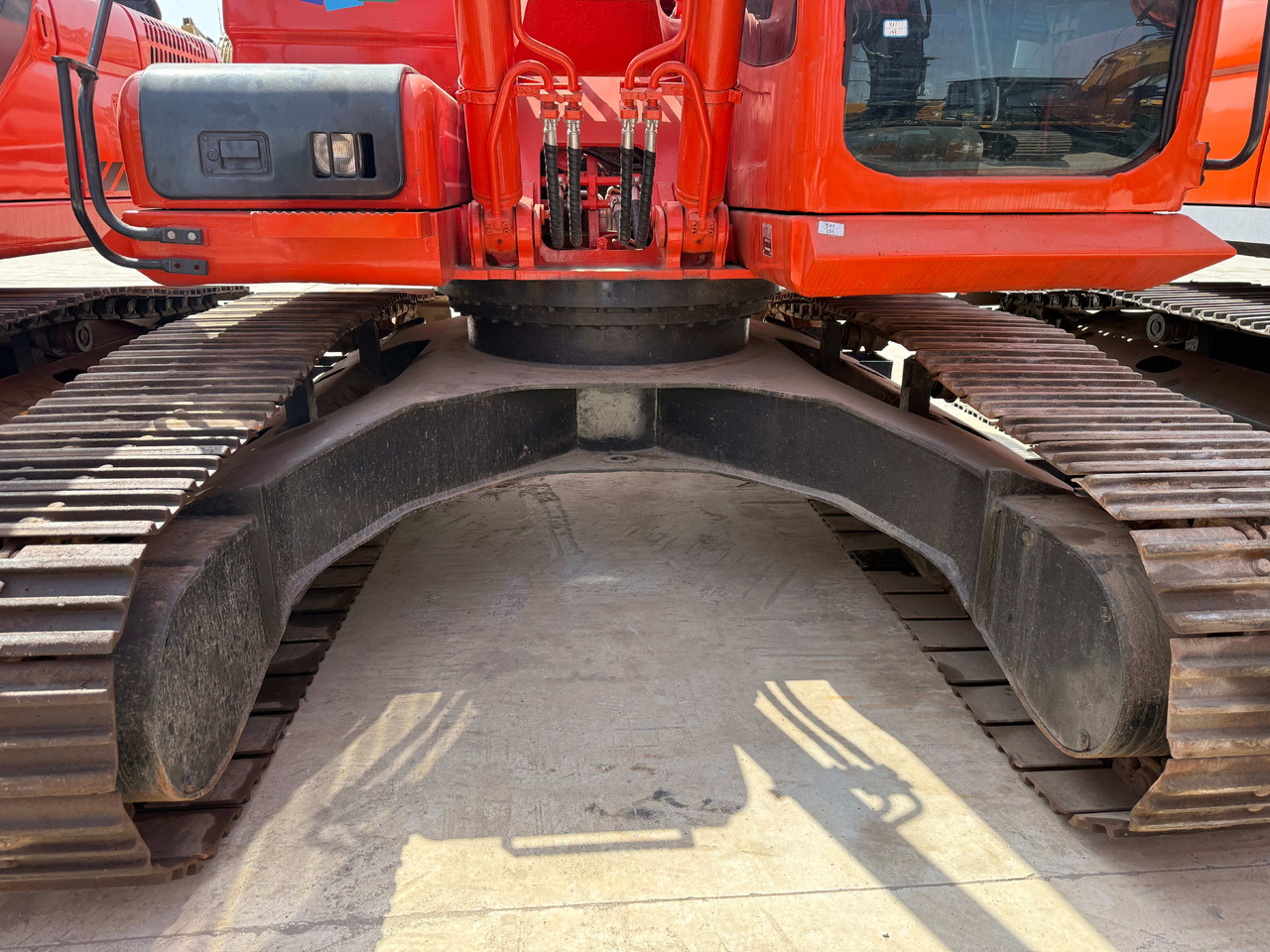 DOOSAN Used Digger Doosan DX225LC-9T Construction Machinery Construction Digger Used Doosan DX225LC-9T Cheap Excavator - Kāpurķēžu ekskavators: foto 4 DOOSAN Used Digger Doosan DX225LC-9T Construction Machinery Construction Digger Used Doosan DX225LC-9T Cheap Excavator - Kāpurķēžu ekskavators: foto 4