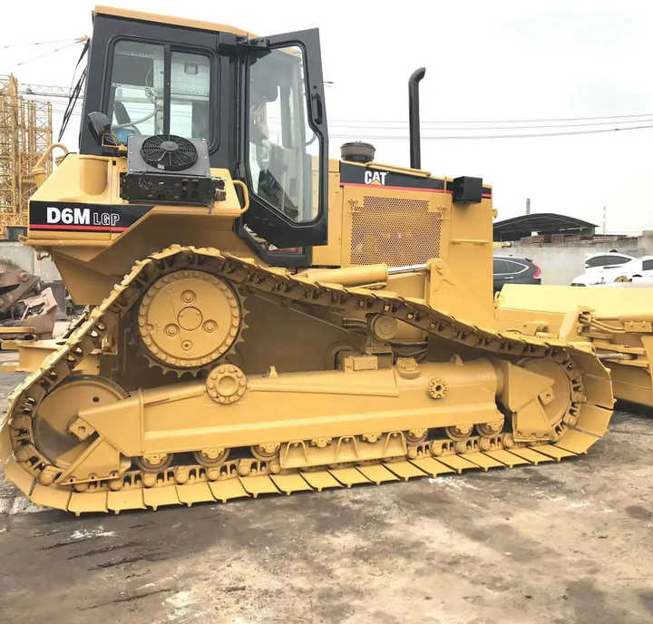 Good Condition D6m Mini Bulldozer New Crawler Bulldozer with Parts Price Bulldozers - Buldozers: foto 2 Good Condition D6m Mini Bulldozer New Crawler Bulldozer with Parts Price Bulldozers - Buldozers: foto 2