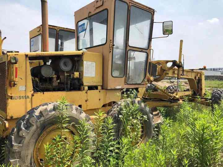 Japan Komatsu GD511 Motor Grader Cheap Price Komatsu Road Grader GD511 Good Condition in China - Greiders: foto 2 Japan Komatsu GD511 Motor Grader Cheap Price Komatsu Road Grader GD511 Good Condition in China - Greiders: foto 2