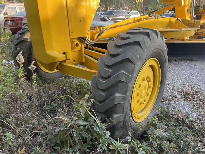Japan Komatsu GD655 Motor Grader Cheap Price Komatsu Road Grader GD655 Good Condition in China - Greiders: foto 5 Japan Komatsu GD655 Motor Grader Cheap Price Komatsu Road Grader GD655 Good Condition in China - Greiders: foto 5