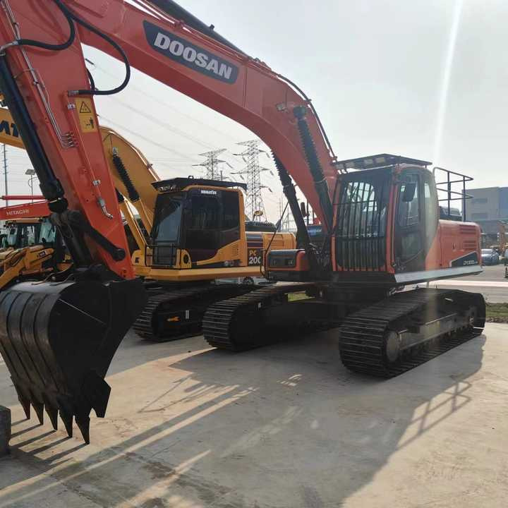 Korea Made Doosan Digger Dx300lc Doosan Used Machinery Excavator , Doosan Dx220 Dx300 Dx200 - Kāpurķēžu ekskavators: foto 2 Korea Made Doosan Digger Dx300lc Doosan Used Machinery Excavator , Doosan Dx220 Dx300 Dx200 - Kāpurķēžu ekskavators: foto 2