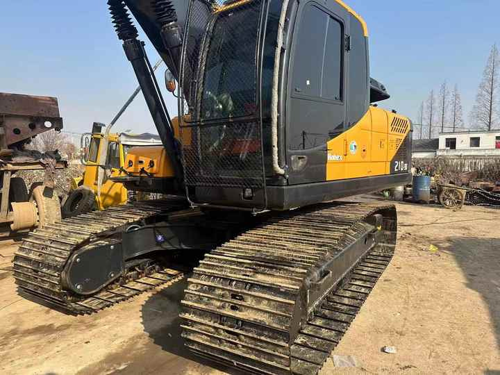 Korean Original HYUNDAI 210-9 Wheeled Excavator Low Price Sale High Quality Wheeled Excavator HUNDAI210W-9 - Kāpurķēžu ekskavators: foto 3 Korean Original HYUNDAI 210-9 Wheeled Excavator Low Price Sale High Quality Wheeled Excavator HUNDAI210W-9 - Kāpurķēžu ekskavators: foto 3