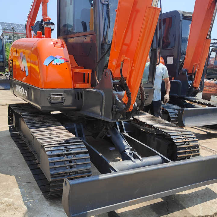 Original Second-hand Doosan DH60-7 Excavator Is in Good Condition Strong and Simple Maintenance - Kāpurķēžu ekskavators: foto 3 Original Second-hand Doosan DH60-7 Excavator Is in Good Condition Strong and Simple Maintenance - Kāpurķēžu ekskavators: foto 3