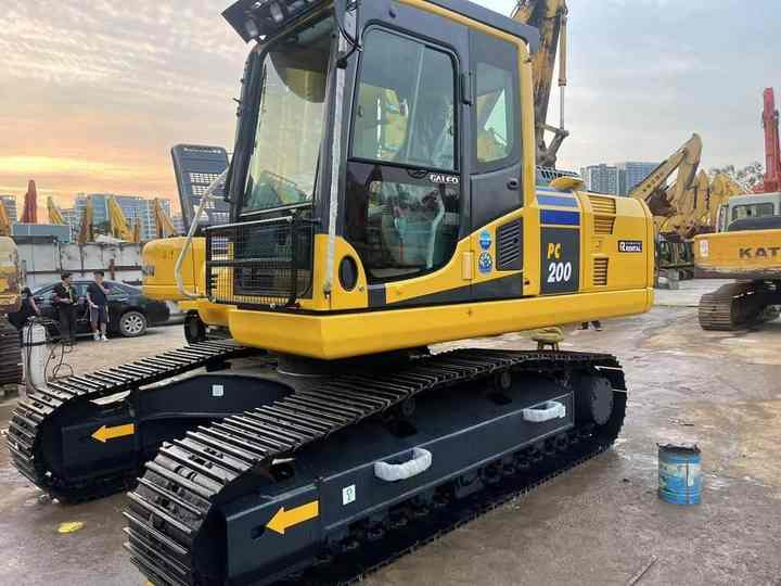 PC200-8 Low Working Hour Second Hand 20 Ton Excavator Komatsu Pc200-8 Crawler Excavator Used Komatsu Excavator PC200-8N1 - Ekskavators: foto 4 PC200-8 Low Working Hour Second Hand 20 Ton Excavator Komatsu Pc200-8 Crawler Excavator Used Komatsu Excavator PC200-8N1 - Ekskavators: foto 4