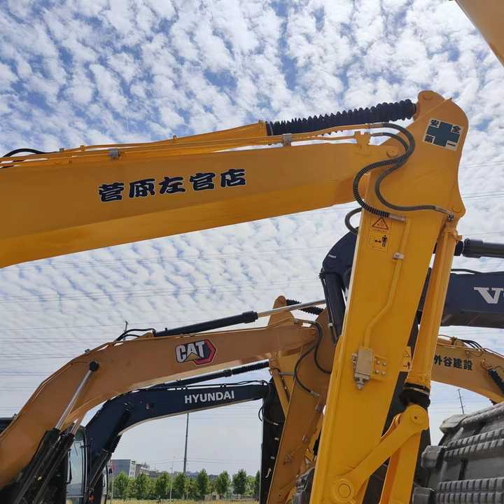 PC200-8 Low Working Hour Second Hand 20 Ton Excavator Komatsu Pc200-8 Crawler Excavator Used Komatsu Excavator PC200-8N1 - Ekskavators: foto 4 PC200-8 Low Working Hour Second Hand 20 Ton Excavator Komatsu Pc200-8 Crawler Excavator Used Komatsu Excavator PC200-8N1 - Ekskavators: foto 4