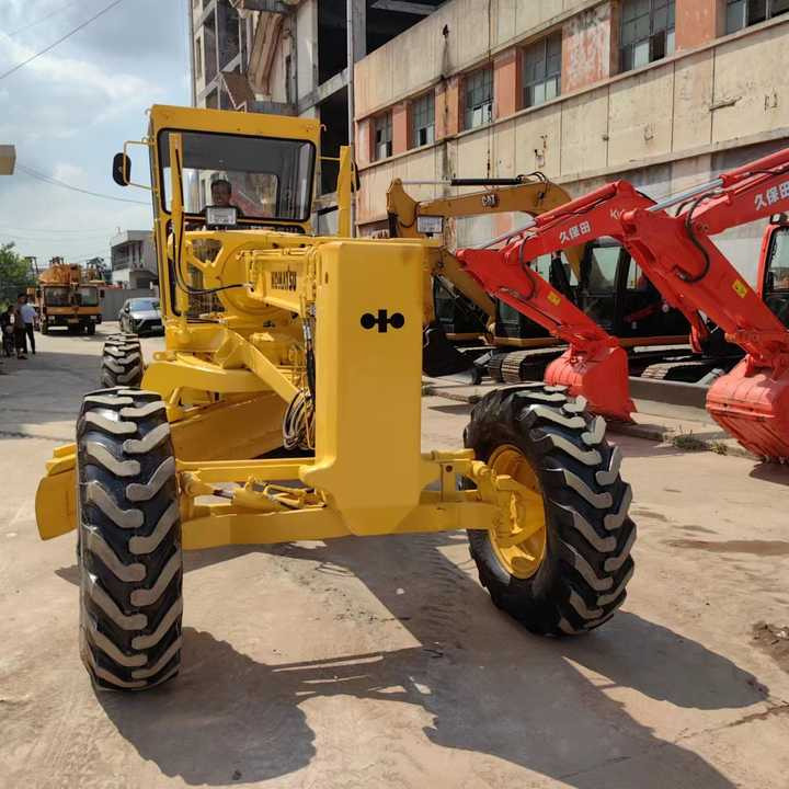 USED Komatsu GD511 Grader with Good Condition for Sale - Greiders: foto 2 USED Komatsu GD511 Grader with Good Condition for Sale - Greiders: foto 2