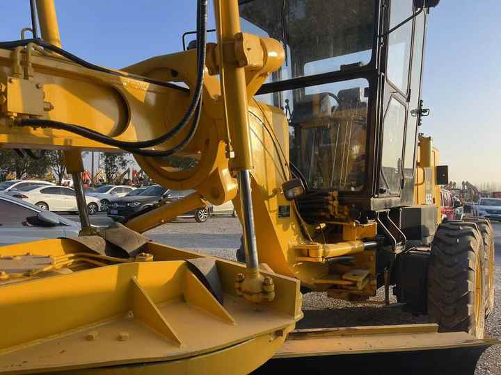 USED Komatsu GD655 Grader with Good Condition for Sale - Greiders: foto 4 USED Komatsu GD655 Grader with Good Condition for Sale - Greiders: foto 4