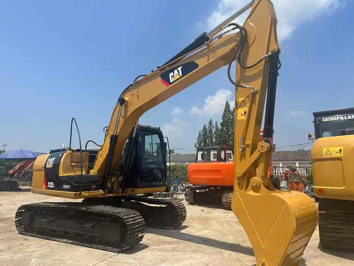 Used Cat 312 Crawler Excavator for Sale - Kāpurķēžu ekskavators: foto 4 Used Cat 312 Crawler Excavator for Sale - Kāpurķēžu ekskavators: foto 4