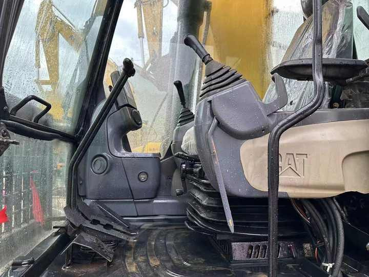 Used Caterpillar 323d Excavator for Sale Original Caterpillar 320 330 323 336d Excavator on Sale - Kāpurķēžu ekskavators: foto 5 Used Caterpillar 323d Excavator for Sale Original Caterpillar 320 330 323 336d Excavator on Sale - Kāpurķēžu ekskavators: foto 5