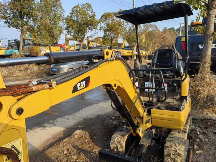 Used Digger CAT 301 Construction Machinery 2 Ton Construction Digger Used CAT 301 Cheap Excavator - Mini-ekskavators: foto 4 Used Digger CAT 301 Construction Machinery 2 Ton Construction Digger Used CAT 301 Cheap Excavator - Mini-ekskavators: foto 4