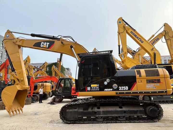 Used Digger CAT 325D Construction Machinery Construction Digger Used CAT 325D Cheap Excavator - Kāpurķēžu ekskavators: foto 2 Used Digger CAT 325D Construction Machinery Construction Digger Used CAT 325D Cheap Excavator - Kāpurķēžu ekskavators: foto 2