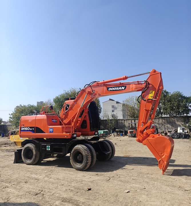 Used Doosan DH150W-7 Model Wheel Excavator Second Hand Machine Popular Brand Korean Doosan Hydraulic Machinery - Riteņu ekskavators: foto 5 Used Doosan DH150W-7 Model Wheel Excavator Second Hand Machine Popular Brand Korean Doosan Hydraulic Machinery - Riteņu ekskavators: foto 5