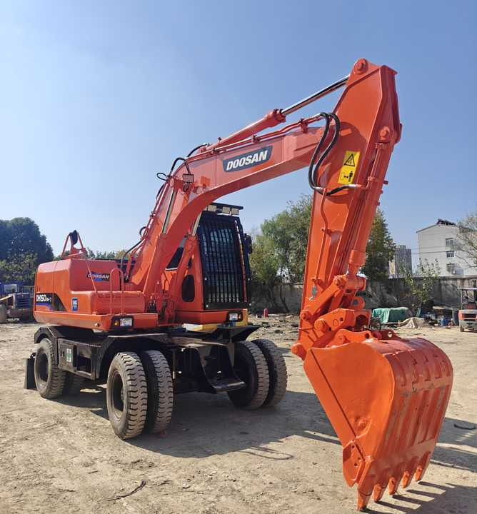Used Doosan DH150W-7 Model Wheel Excavator Second Hand Machine Popular Brand Korean Doosan Hydraulic Machinery - Riteņu ekskavators: foto 4 Used Doosan DH150W-7 Model Wheel Excavator Second Hand Machine Popular Brand Korean Doosan Hydraulic Machinery - Riteņu ekskavators: foto 4