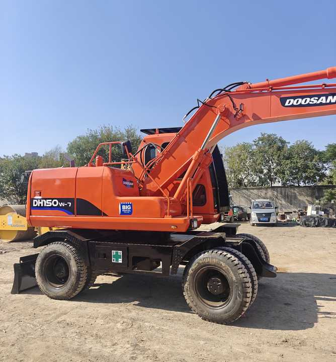 Used Doosan DH150W-7 Model Wheel Excavator Second Hand Machine Popular Brand Korean Doosan Hydraulic Machinery - Riteņu ekskavators: foto 2 Used Doosan DH150W-7 Model Wheel Excavator Second Hand Machine Popular Brand Korean Doosan Hydraulic Machinery - Riteņu ekskavators: foto 2