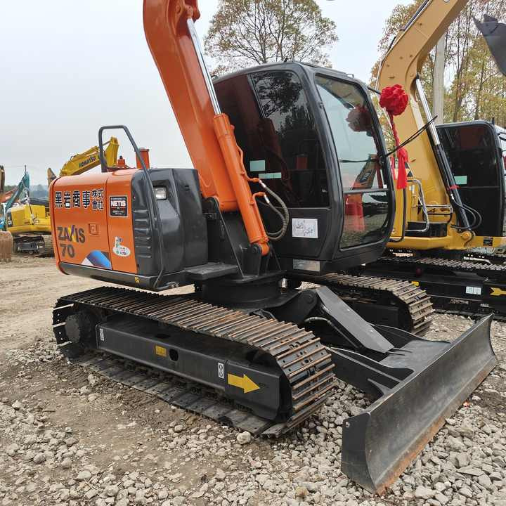 Used HITACHI ZX-70 - Kāpurķēžu ekskavators: foto 1 Used HITACHI ZX-70 - Kāpurķēžu ekskavators: foto 1