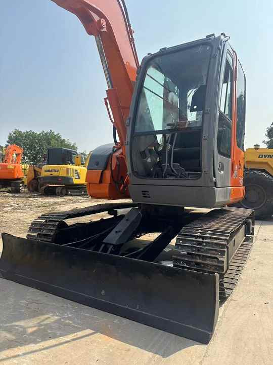 Used HITACHI ZX-75 - Kāpurķēžu ekskavators: foto 3 Used HITACHI ZX-75 - Kāpurķēžu ekskavators: foto 3