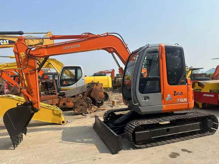 Used HITACHI ZX-75 - Kāpurķēžu ekskavators: foto 2 Used HITACHI ZX-75 - Kāpurķēžu ekskavators: foto 2