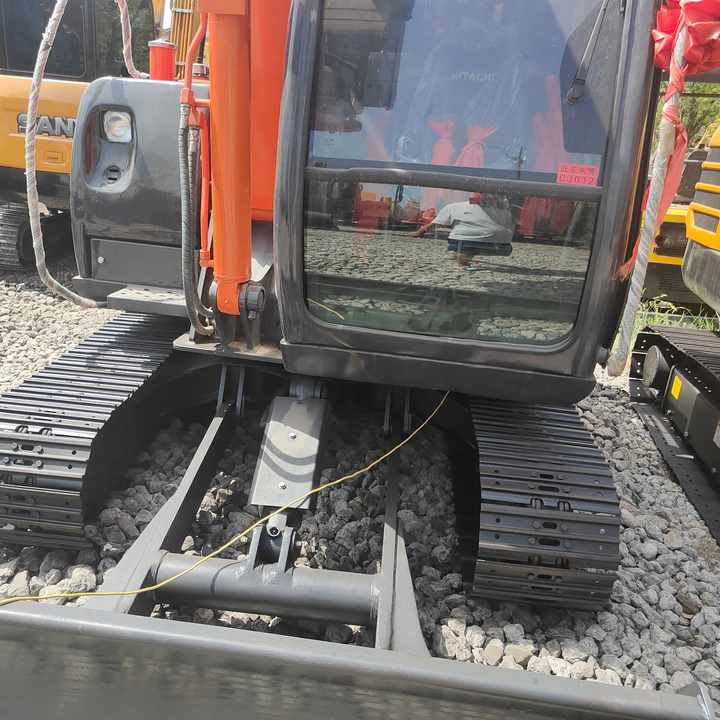 Used Original Japan Brand Hitachi Zx60 Excavator for Sale - Kāpurķēžu ekskavators: foto 3 Used Original Japan Brand Hitachi Zx60 Excavator for Sale - Kāpurķēžu ekskavators: foto 3