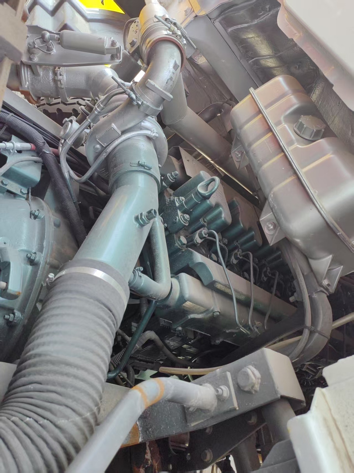 Howo HOWO 8X4 dump truck for sale - Kravas automašīna pašizgāzējs: foto 3 Howo HOWO 8X4 dump truck for sale - Kravas automašīna pašizgāzējs: foto 3