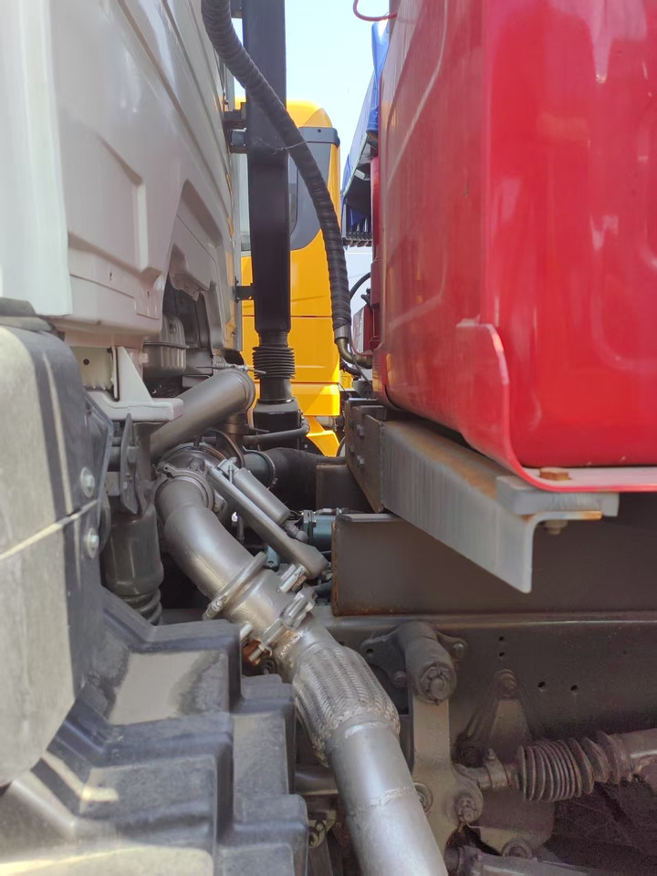 Howo HOWO 8X4 dump truck for sale - Kravas automašīna pašizgāzējs: foto 5 Howo HOWO 8X4 dump truck for sale - Kravas automašīna pašizgāzējs: foto 5