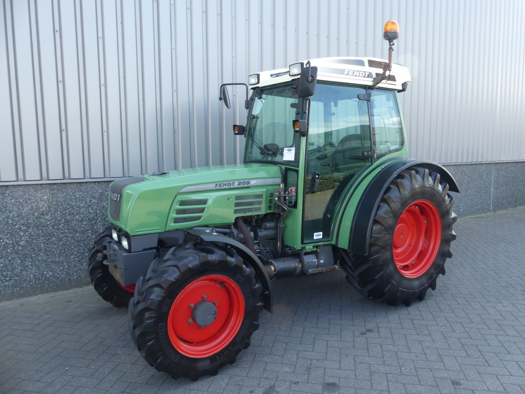 Fendt 209P - Mini traktors: foto 1 Fendt 209P - Mini traktors: foto 1