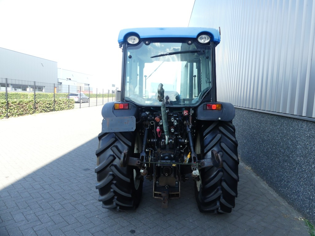 NEW HOLLAND T4040F - Mini traktors: foto 4 NEW HOLLAND T4040F - Mini traktors: foto 4