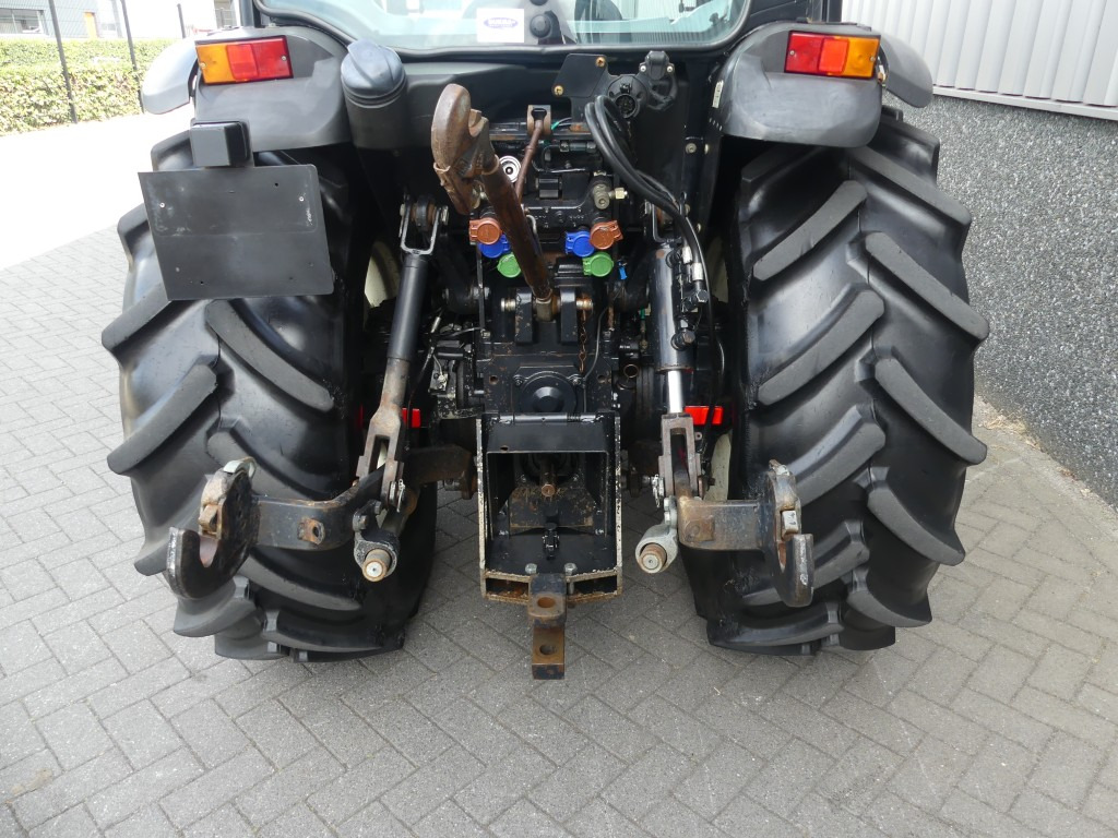 New Holland T4.100F - Mini traktors: foto 5 New Holland T4.100F - Mini traktors: foto 5
