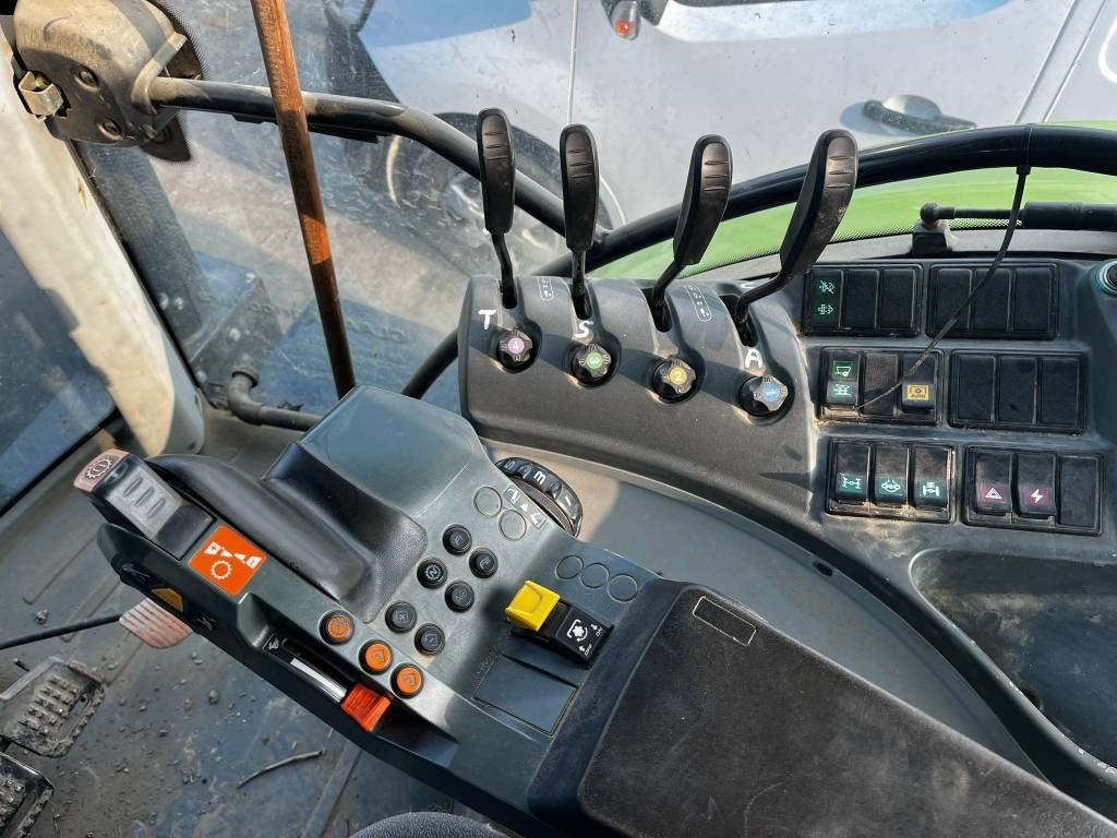 Claas Arion 650  līzingu Claas Arion 650: foto 8