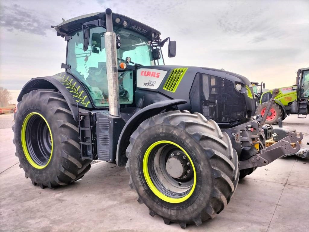 Claas Axion 810 - Traktors: foto 1 Claas Axion 810 - Traktors: foto 1