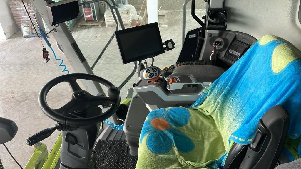 Claas LEXION 7700 TT - Labības kombains: foto 3 Claas LEXION 7700 TT - Labības kombains: foto 3