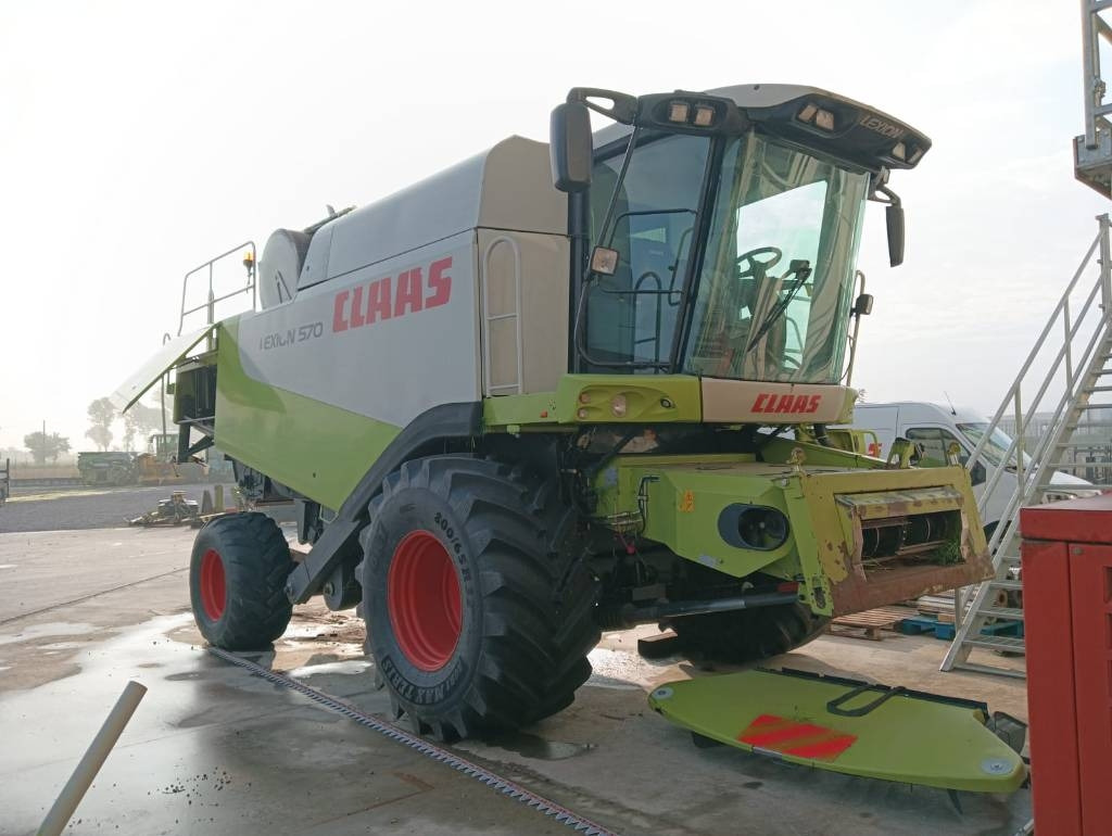 Claas Lexion 570  - Labības kombains: foto 1 Claas Lexion 570  - Labības kombains: foto 1