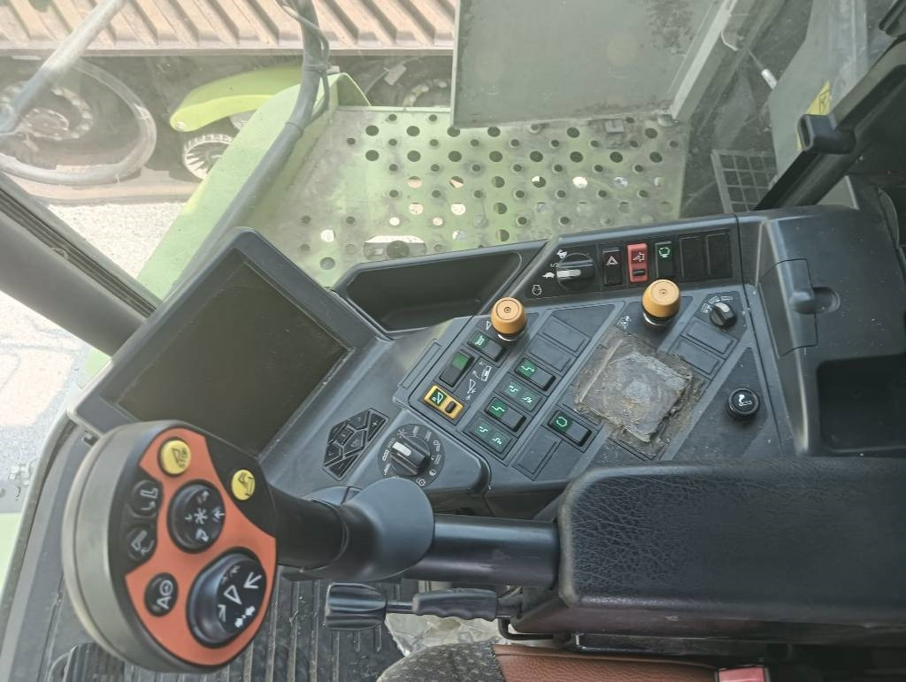 Claas Lexion 570 - Labības kombains: foto 3 Claas Lexion 570 - Labības kombains: foto 3