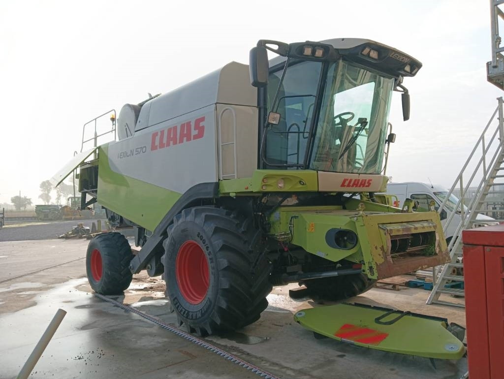 Claas Lexion 570 - Labības kombains: foto 1 Claas Lexion 570 - Labības kombains: foto 1