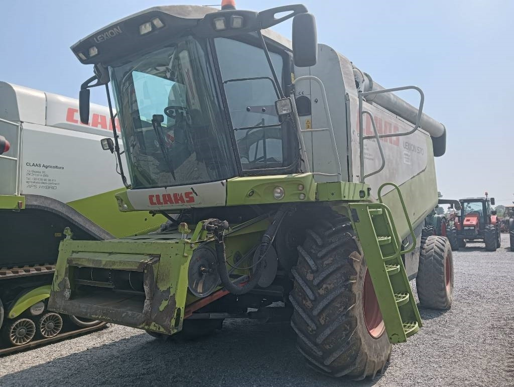 Claas Lexion 570 - Labības kombains: foto 1 Claas Lexion 570 - Labības kombains: foto 1