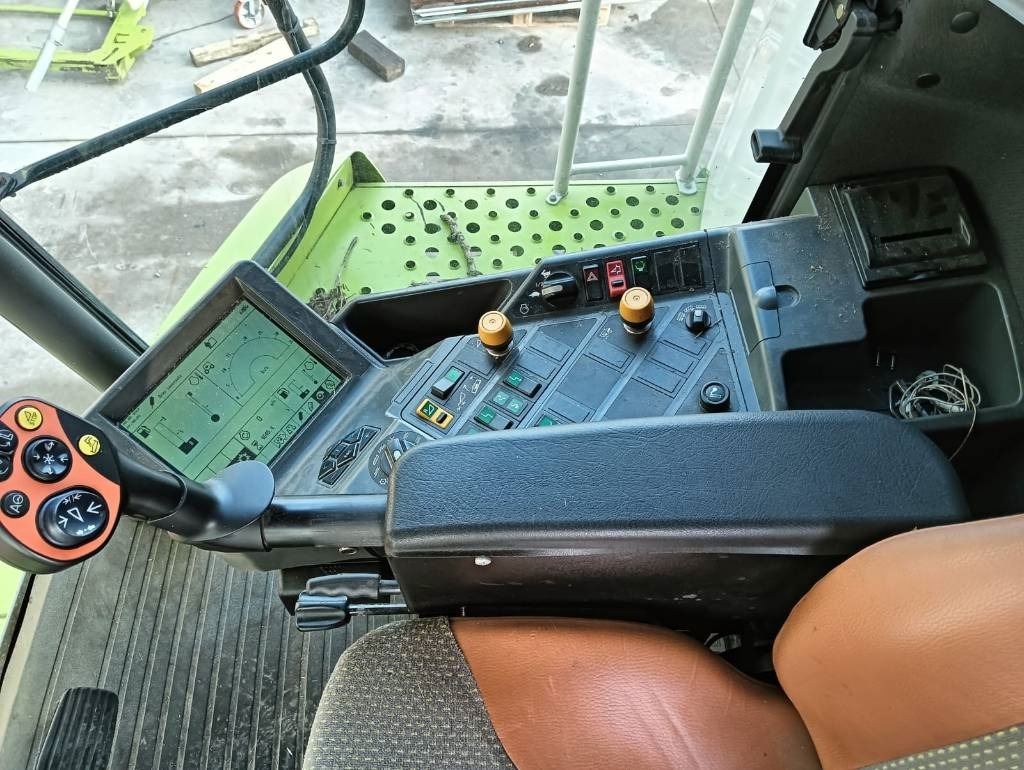Claas Lexion 570 - Labības kombains: foto 5 Claas Lexion 570 - Labības kombains: foto 5